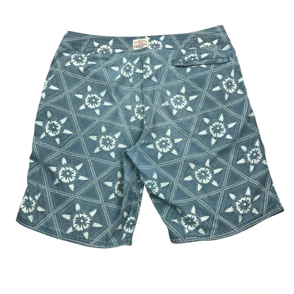 Faherty‎ Board Shorts Mens Size 34 Blue Biarritz Relaxed Fit Swimwear Beach Surf
